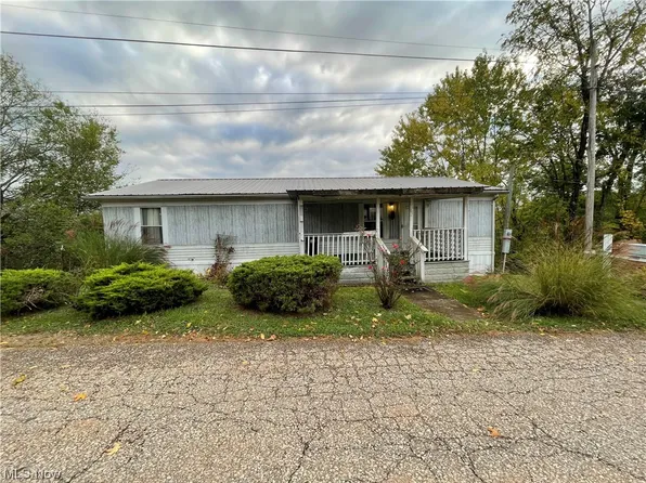 262 Old Golf Course Rd, Spencer, WV 25276