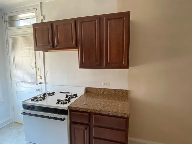 909 Elmwood Ave #3 — Photo 6