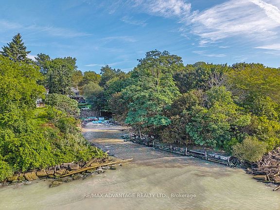 4th image of 192 Harrison Pl