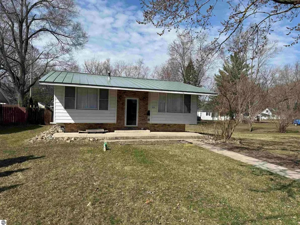 424 Grafton Ave, Alma, MI 48801