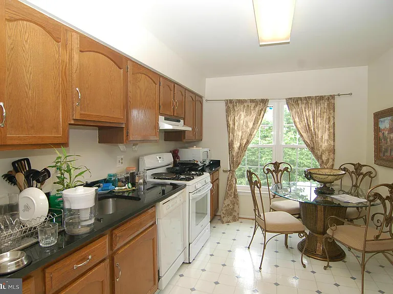 123 Lazy Hollow Dr — Photo 6