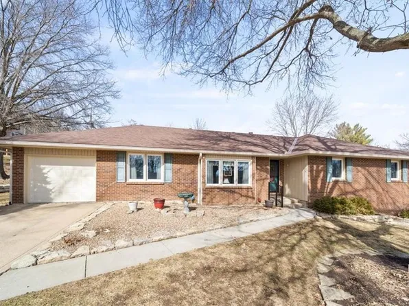 1714 Ridge Rd, Leavenworth, KS 66048