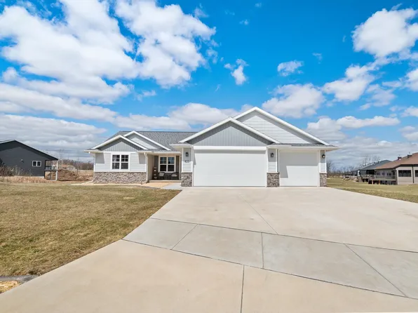 823 Morning Star Ln, Denmark, WI 54208