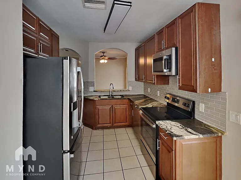 8131 Canterbury Lake Blvd — Photo 3