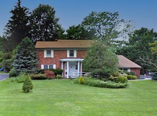 53 Tara Dr, Roslyn, NY 11576