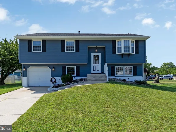 142 Hampshire Dr, Deptford, NJ 08096