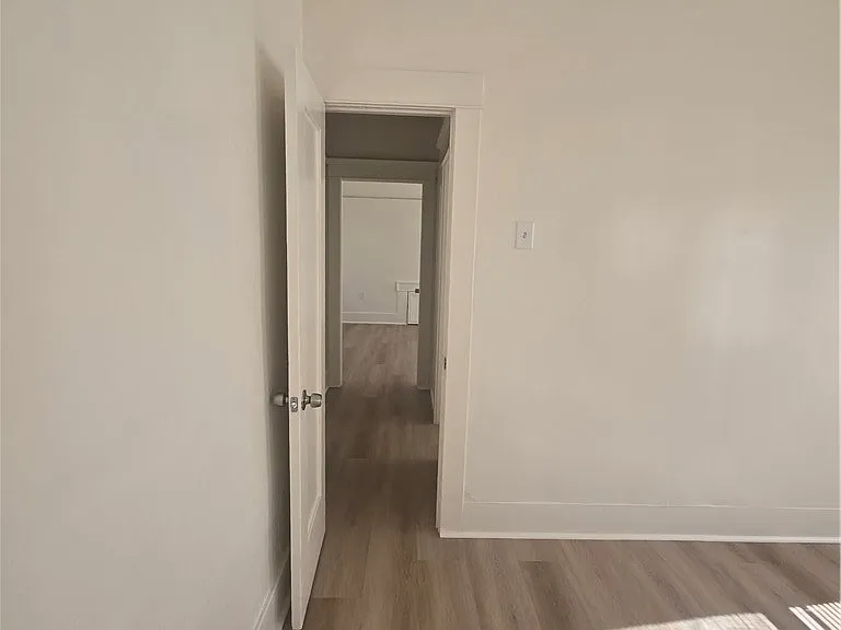 942 E 2nd St #7 — Photo 14