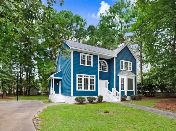 3905 Crosswinds Dr, Rocky Mount, NC 27803