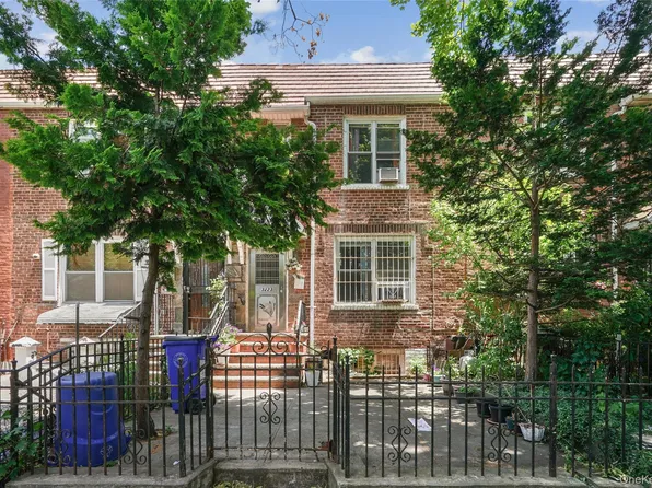 3223 76th Street, East Elmhurst, NY 11370