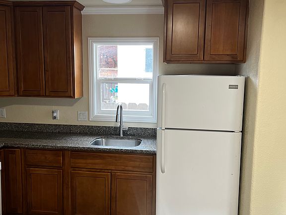 4th image of 1719 94th Ave #1719
