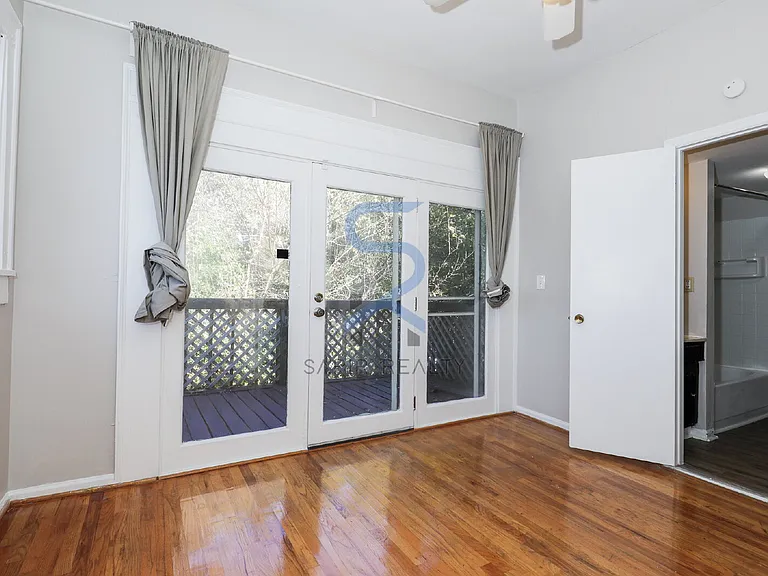 920 Greenwood Ave NE #C — Photo 6