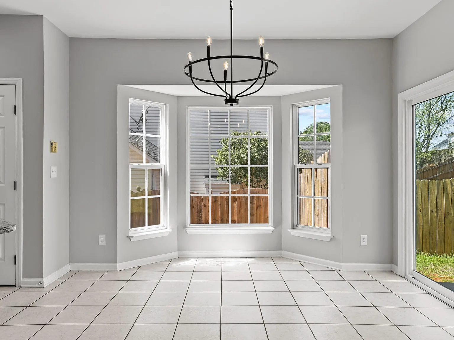 4 bed, 2250 sqft, $2,400 — Photo 2
