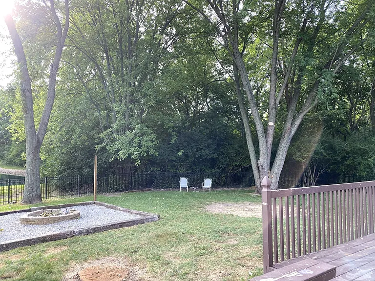 3852 Wedgefield Ct — Photo 4
