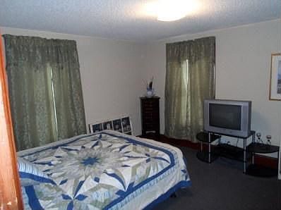 5th image of 903 W 5th St