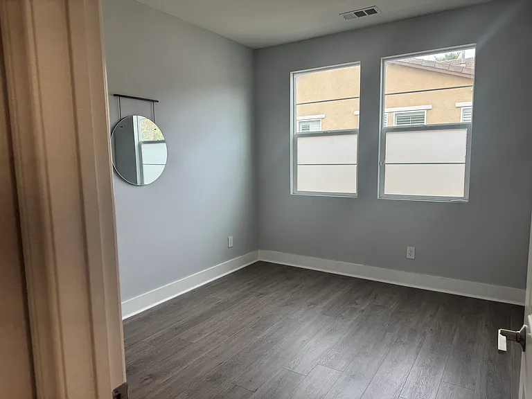 bedroom for rent