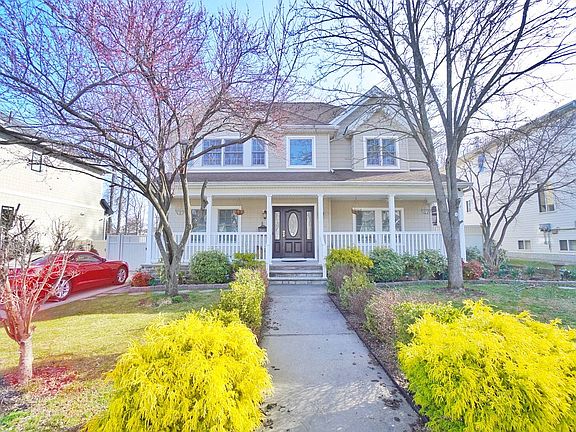 2nd image of 429 Corbin Ave