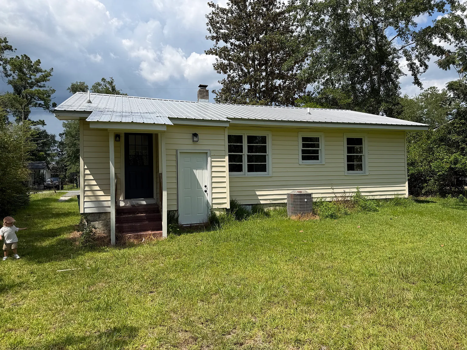 415 Canna Dr — Photo 3