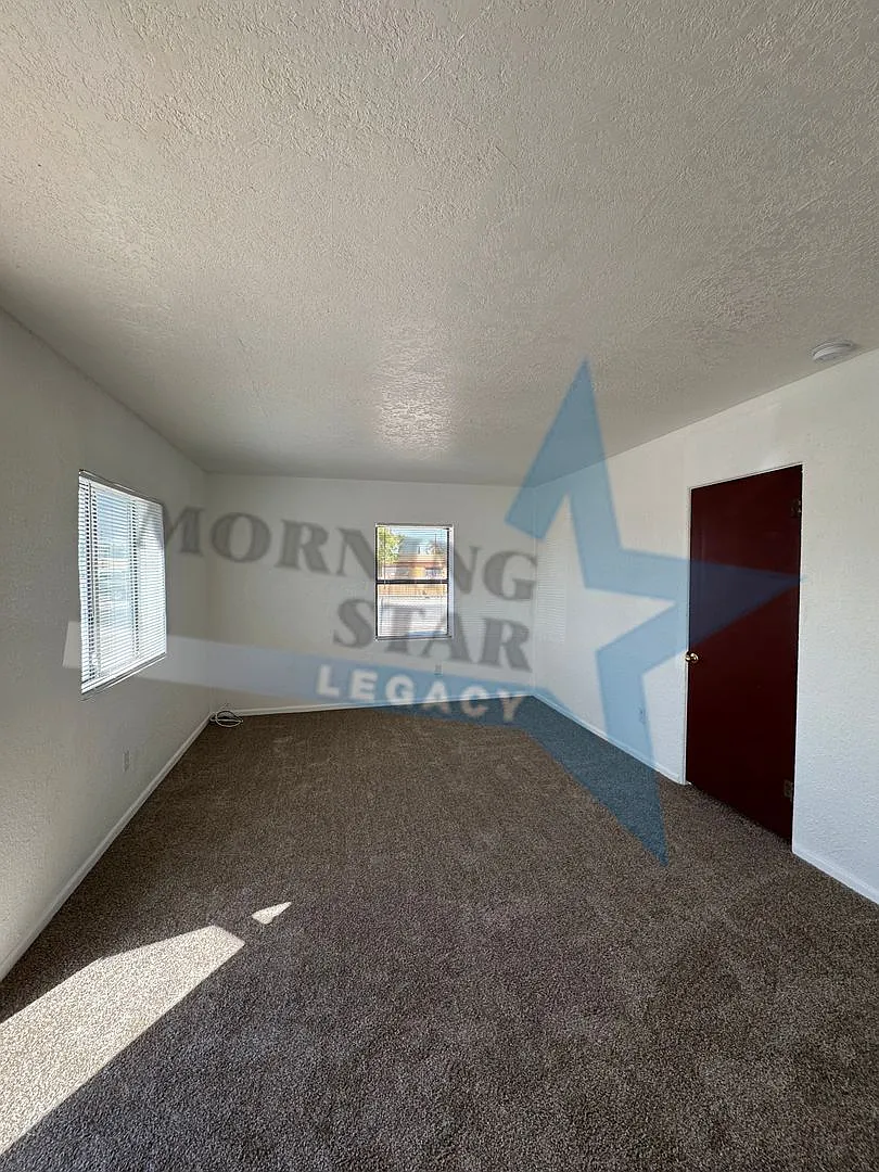 612 N Third St — Photo 3
