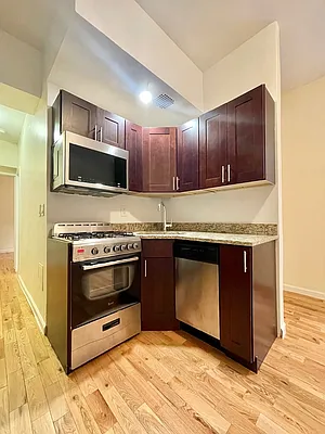 Rented by Mauro Bros Real Estate Services LLC | media 9