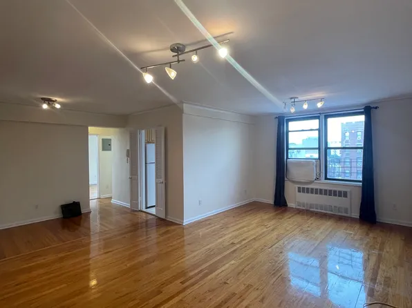 3060 Ocean Avenue image 1 of 21