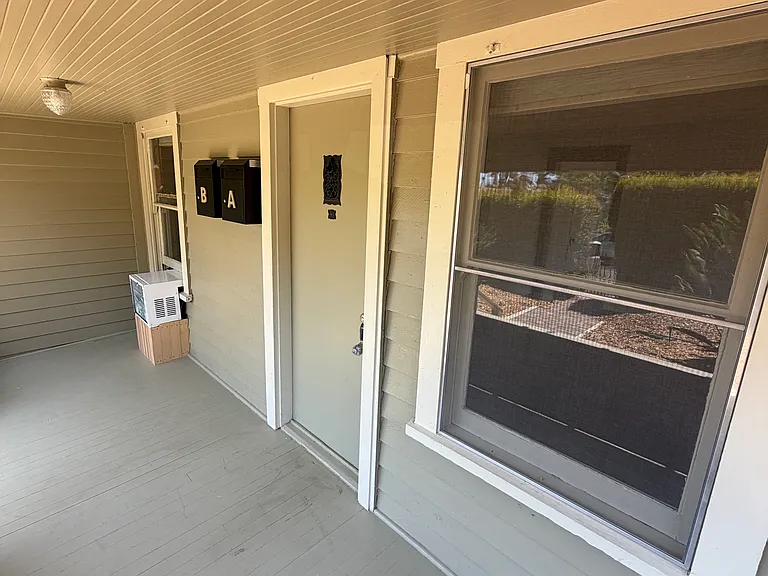 4837 Schuyler Ave — Photo 3