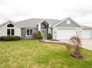 1632 Thorny Meadow Ln, Fort Wayne, IN 46825