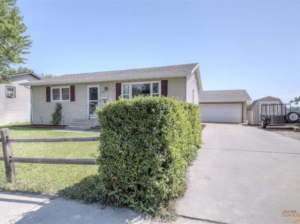 1648 Minuteman Dr, Rapid City, SD 57701