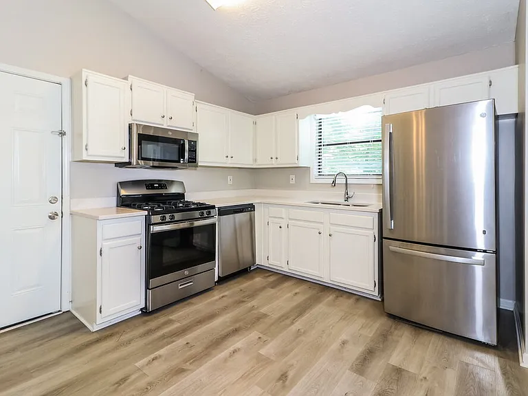 3684 Linwood Way — Photo 7