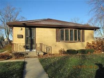 2nd image of 2852 95th St
