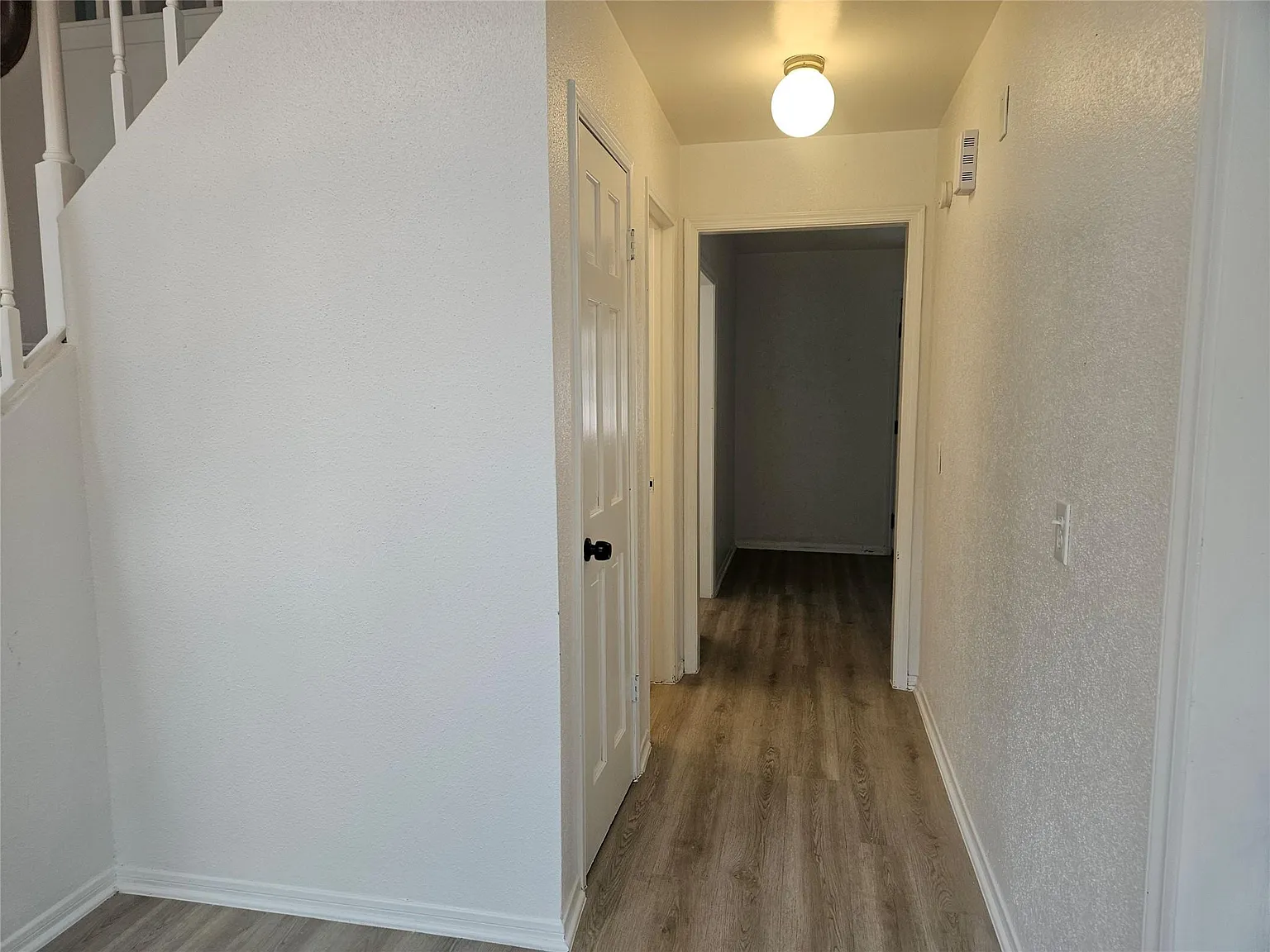 3 bed, 2.5 bath, 2145 sqft, $2,500 — Photo 2