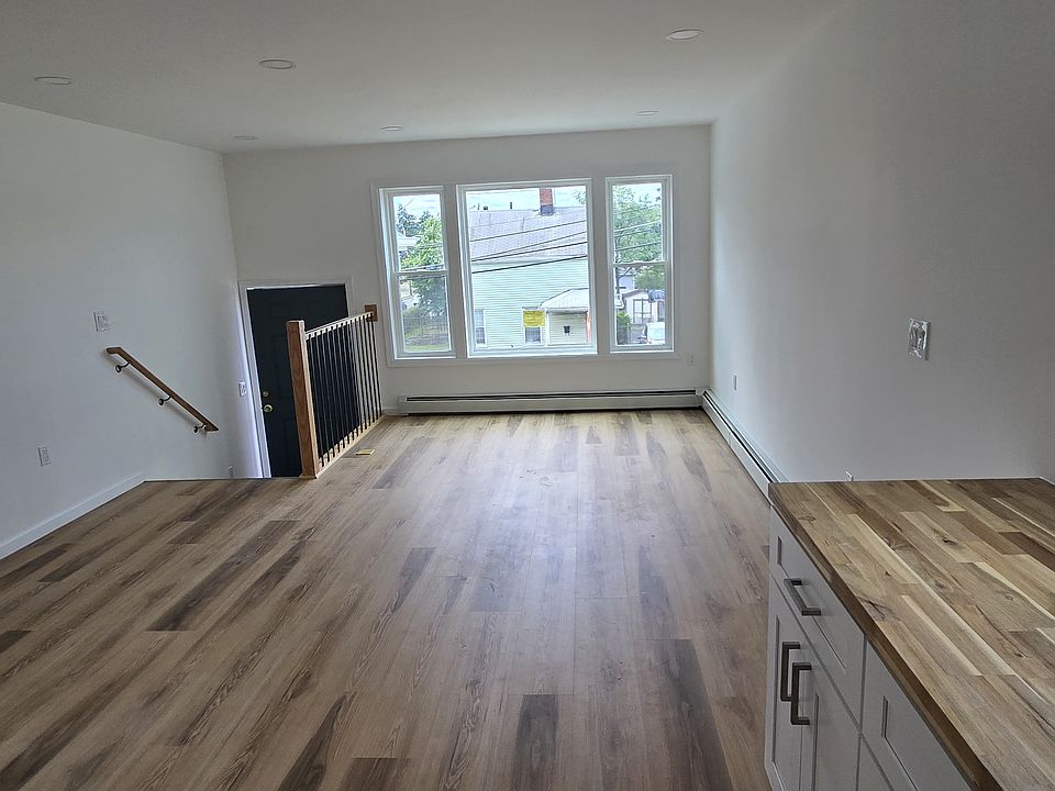 1st image of 151 Nagle St Floor 1