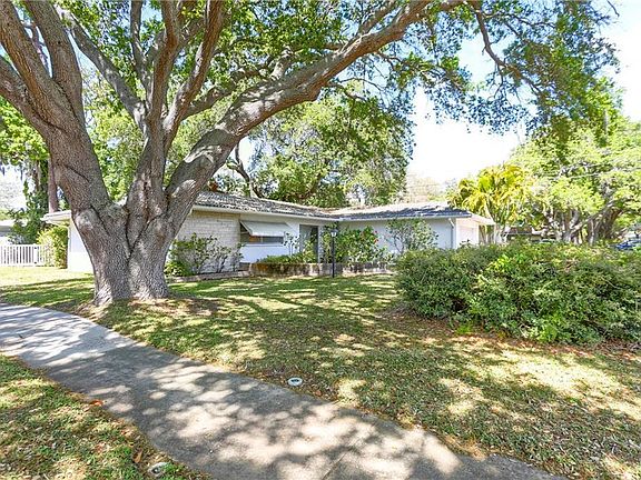 4th image of 472 E Park Dr
