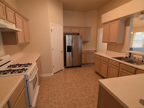 5th image of 380 Zebra Dr