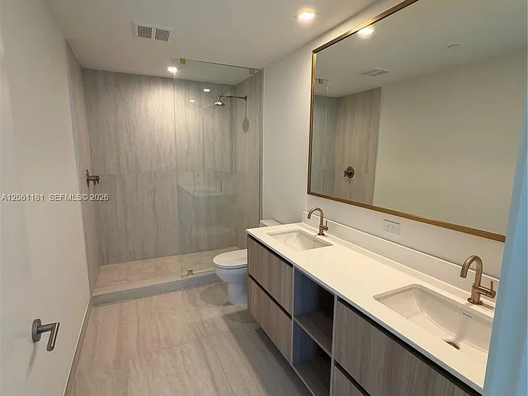 77 SE 5th St #2106 — Photo 15