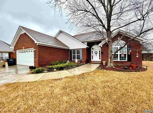 2904 Lake Pointe Ct SW, Decatur, AL 35603