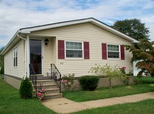 572 Raccoon Ln, Mount Laurel, NJ 08054