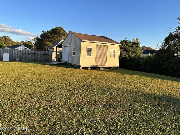 4th image of 302 Heron Court