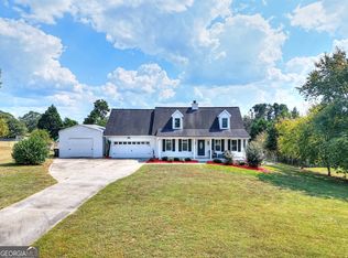 6470 Dove Dr, Loganville, GA 30052