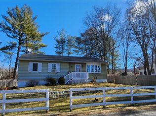 35 Lime Ridge Rd, Poughquag, NY 12570