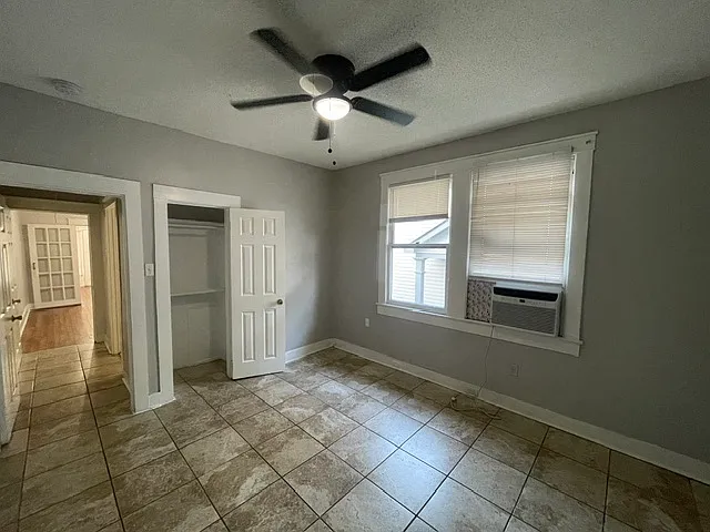2674 Myrtle St — Photo 19