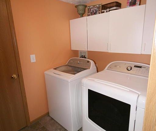 4th image of 1355 Phlox Ave
