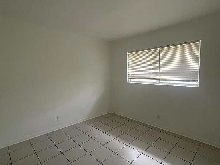 2509 NW 9th Ave — Photo 7