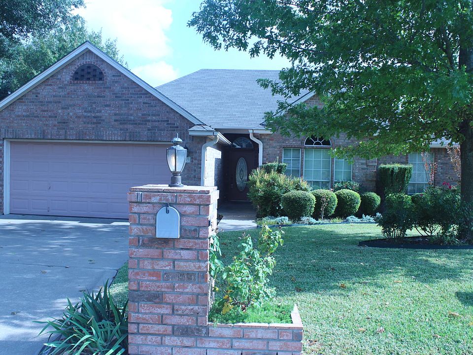 1st image of 4709 Oxford Dr