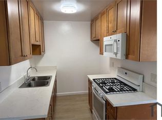 837 W Beach Ave APT 10, Inglewood, CA 90302