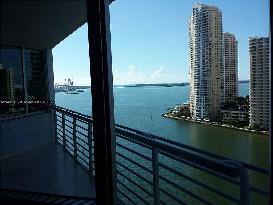 1st image of 325 Biscayne Blvd #1819