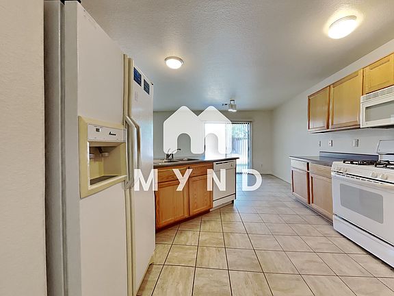 5th image of 3420 E Wahalla Ln