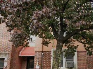 25-40 35th St #B1, Astoria, NY 11103