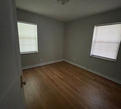 5th image of 33 Hartwell Ct