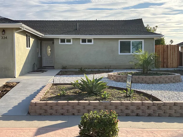 334 Crocker Ave — Photo 2