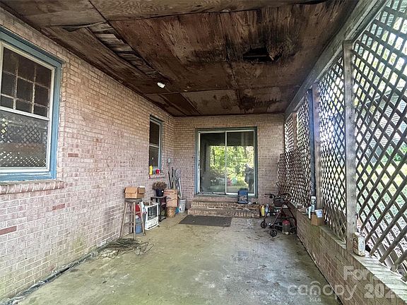 3rd image of 119 Pine Hill Ln